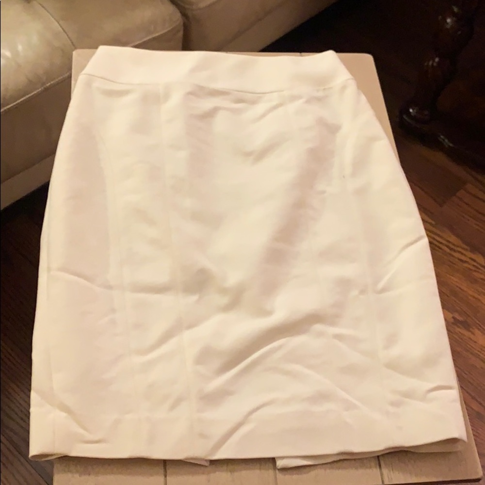 Mid length skirt